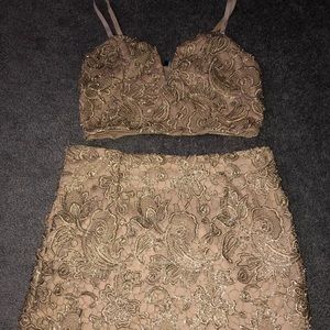 Gold 2 piece Vegas set